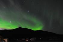 A fantástica Aurora Boreal nos céus de Coldfoot, 95 km ao norte do Círculo Polar, na Dalton Highway, no Alaska